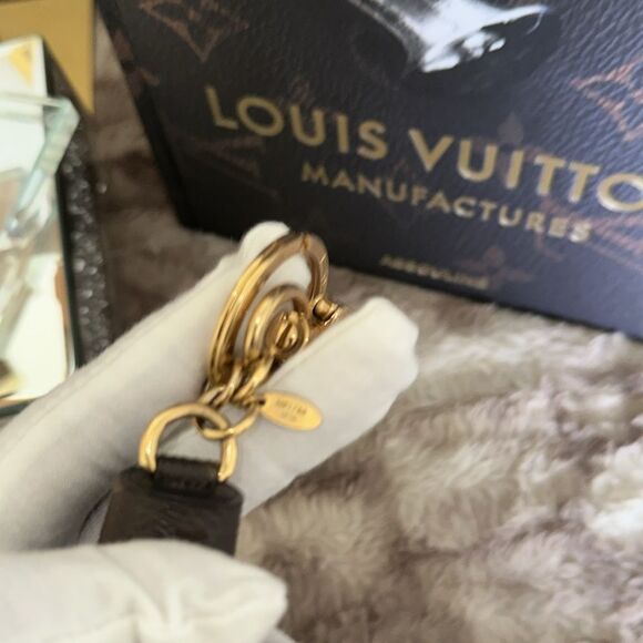 LOUIS VUITTON Signature Leather Tassel Bag Charm EUC MP1768 - Picture 7 of 7